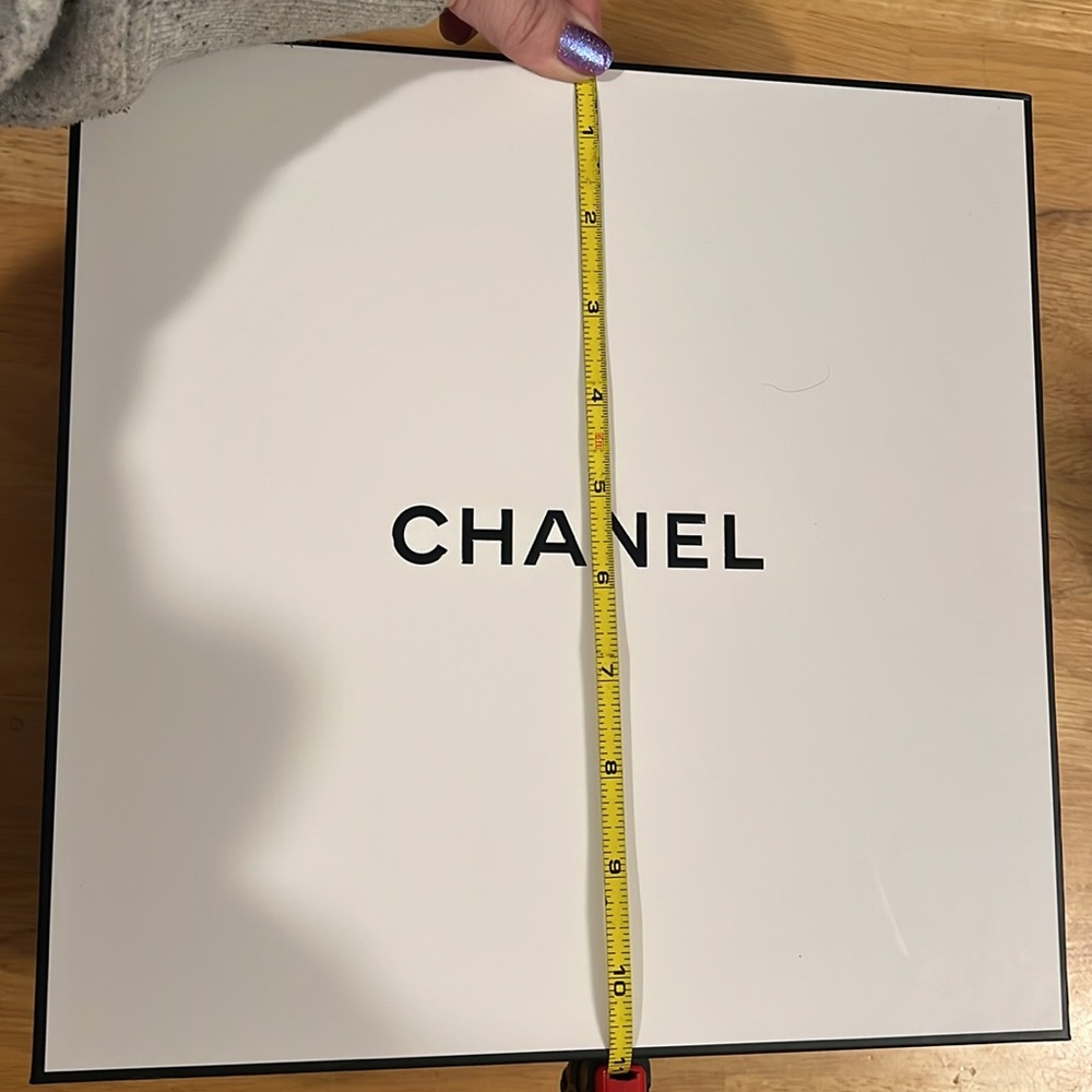 Chanel Luxury Gift Box - Picture 3 of 7